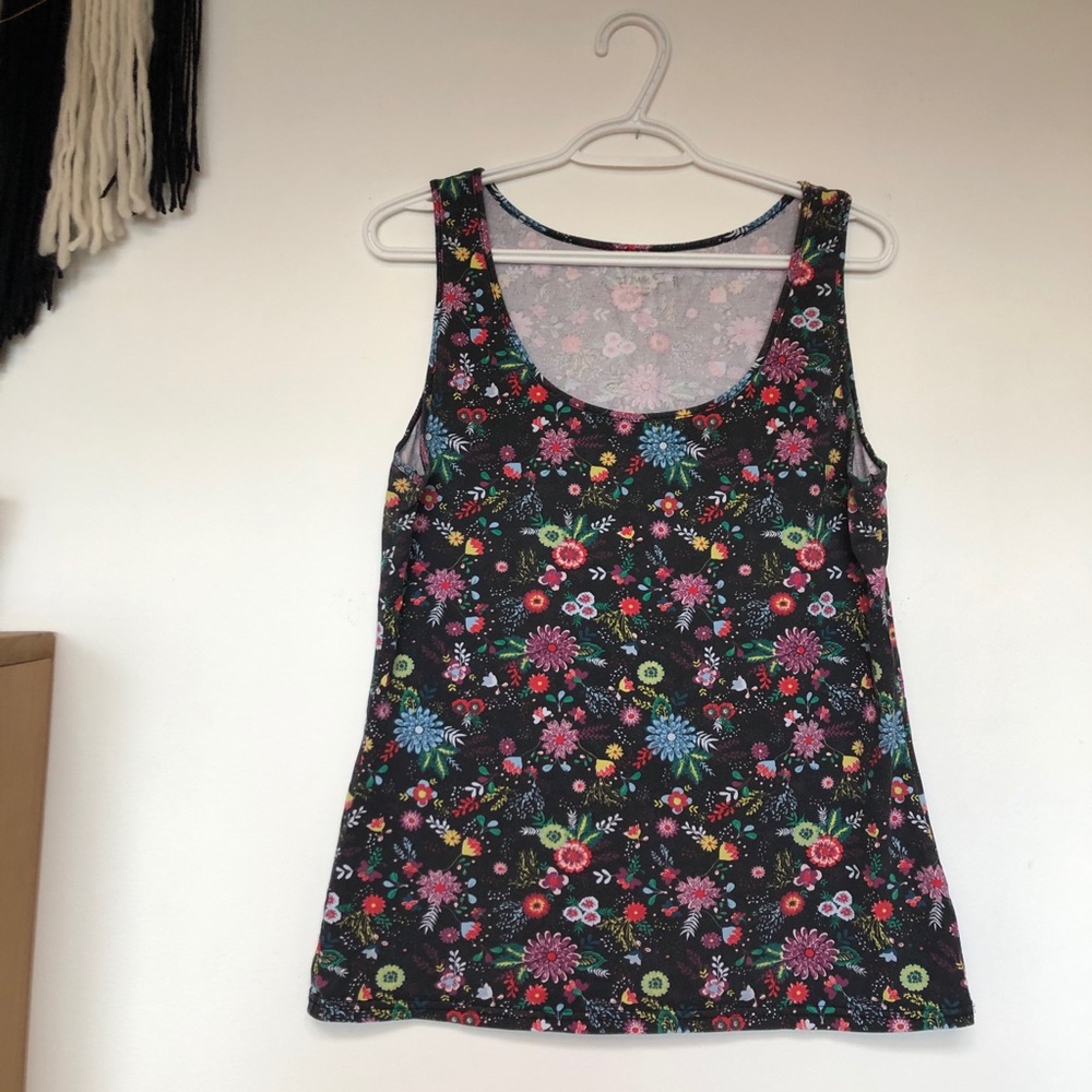 Twik 🌸🌺🌹🌻 tank top